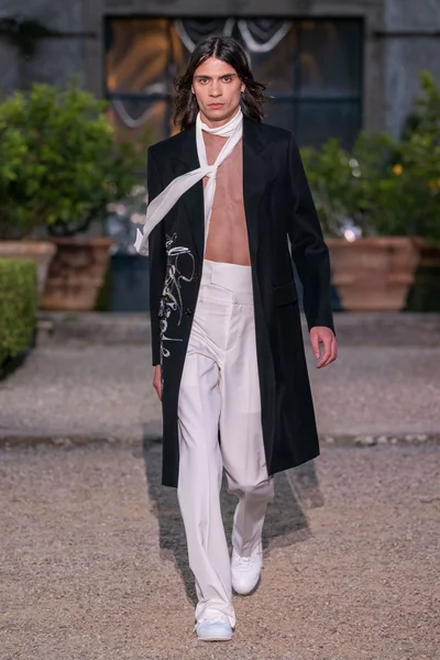 Look 53